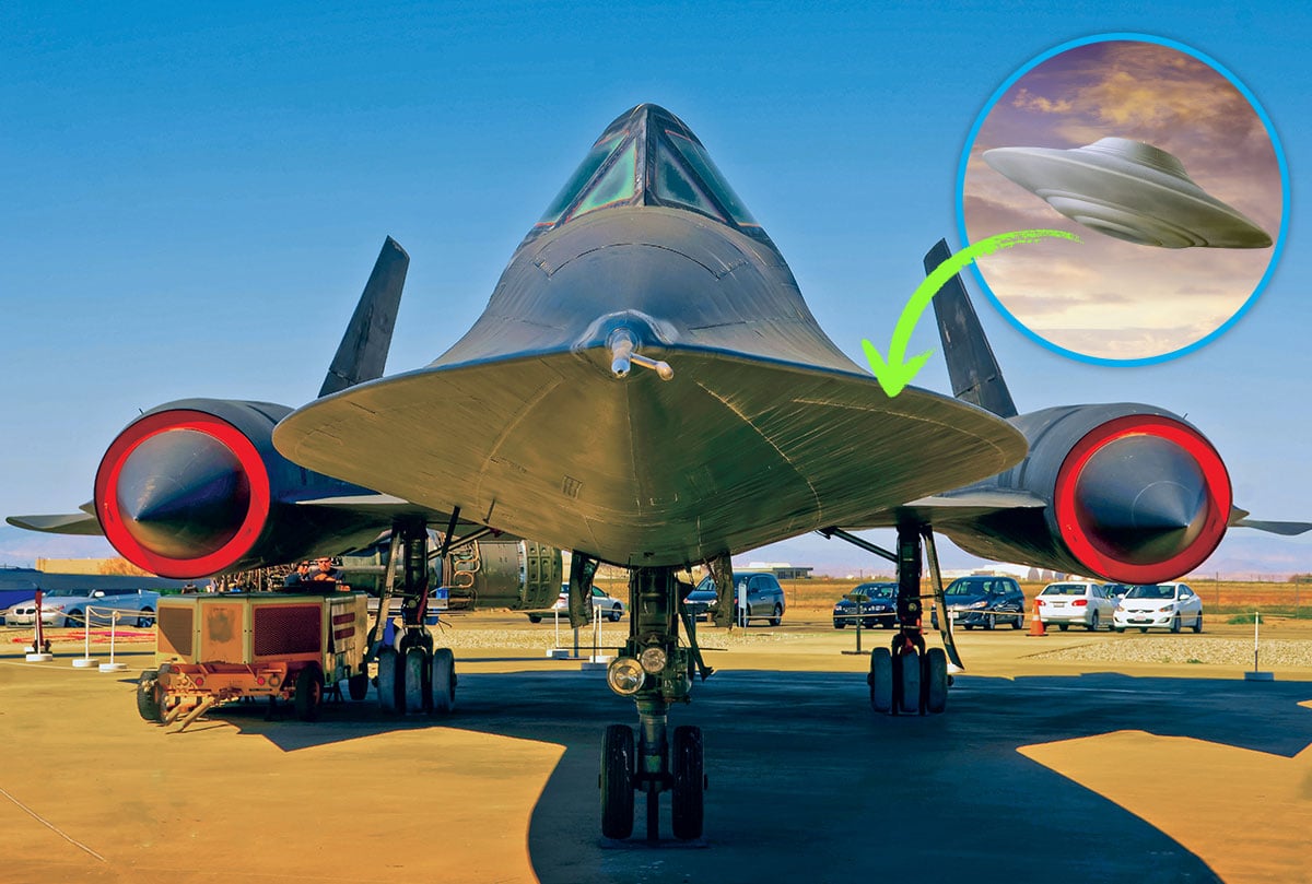 Plane with the image of the UFO people mistook it for