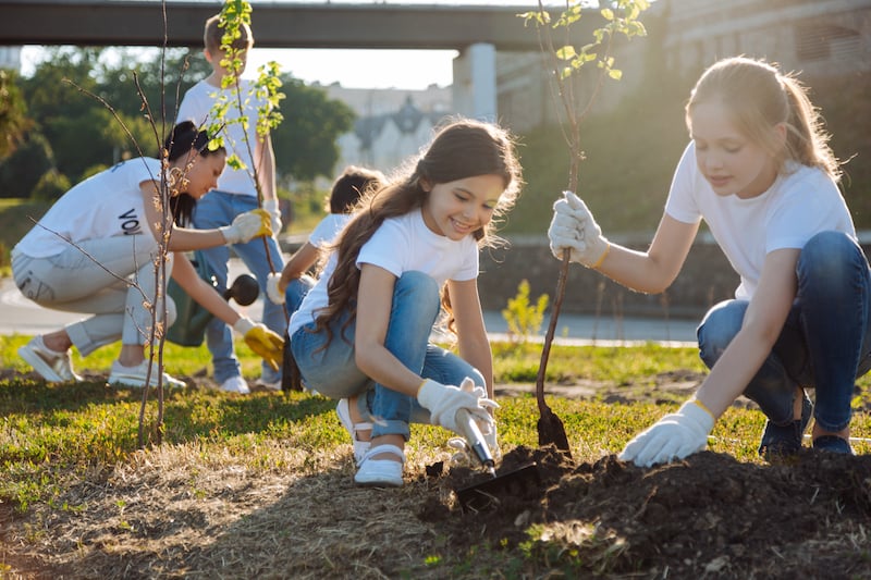 Scholastic News 1 - Getty images-Issn 0736-0533-Friends