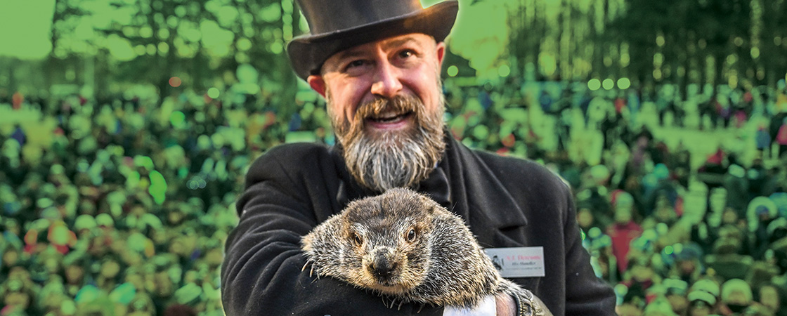 Image of Mayor holding groundhog